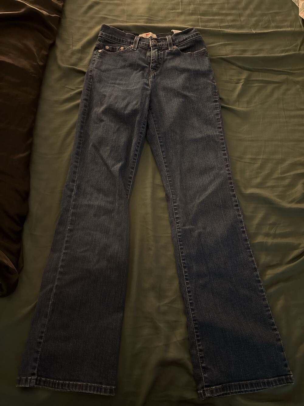 Levi's 512 Perfectly Slimming Bootcut Jeans Size 2M